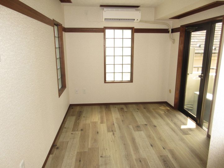 センチュリー河辺の居間