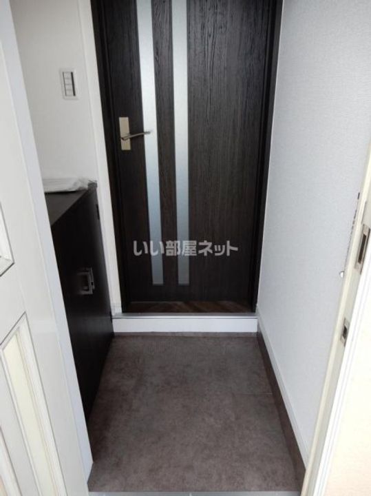 ロータスハウスIIの玄関