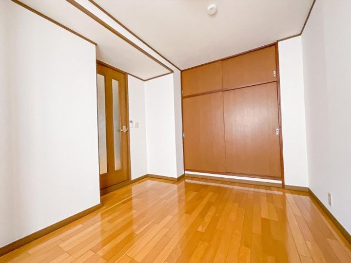 ハイツ林の居間