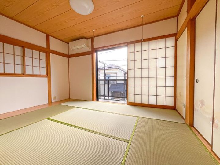 ハイツ林の居間