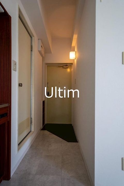 ロイヤル河原町五条の玄関