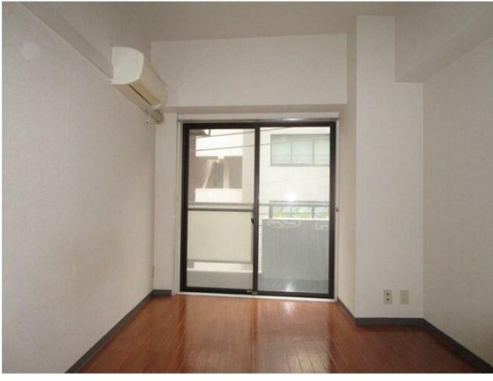 ストーク中村の居間