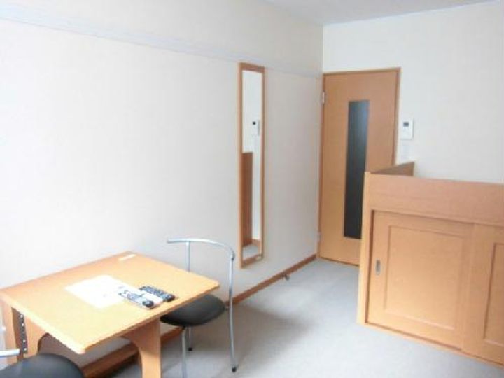 レオパレスルミエールKOGAの居間