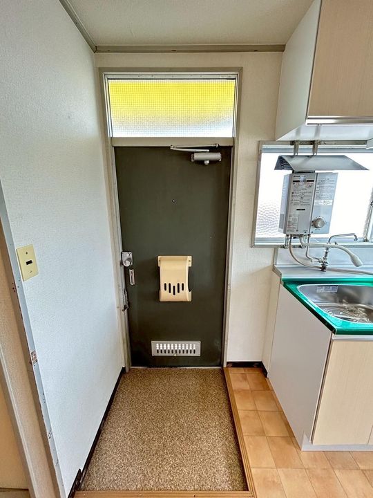 ドミール諏訪の玄関