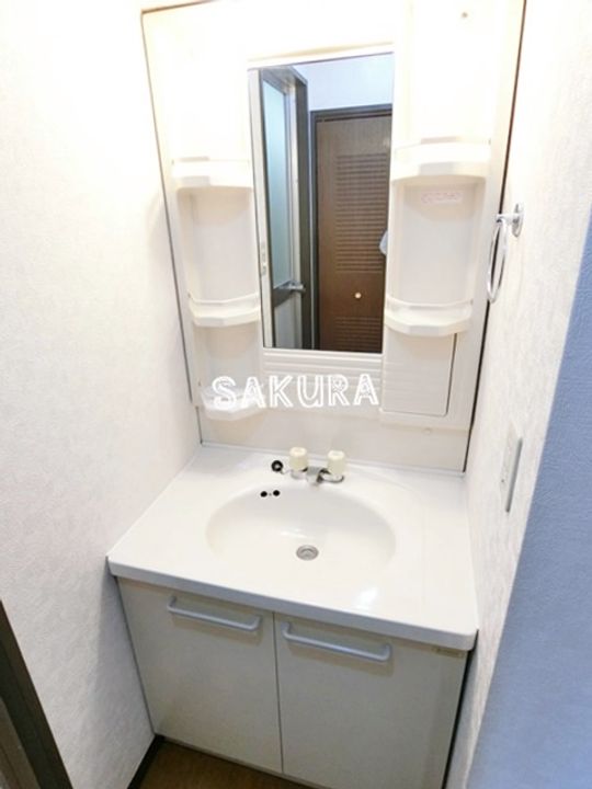 日興パレス横浜西の内装