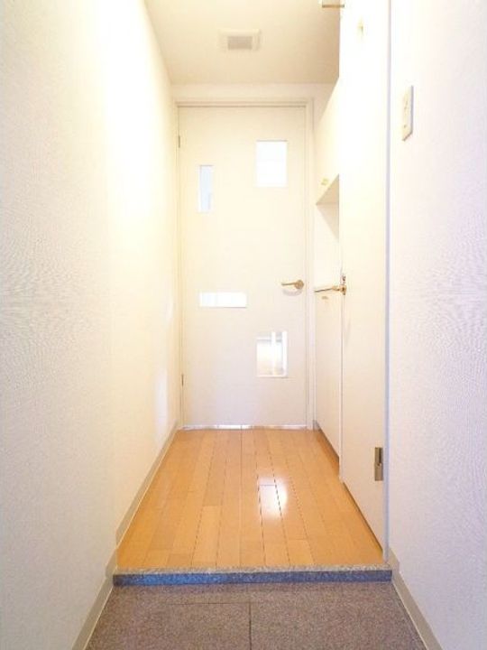 北海道札幌市豊平区中の島一条3(マンション)の賃貸物件の玄関