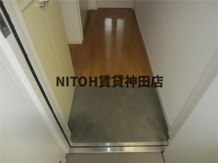 千代田タワーマンションの玄関