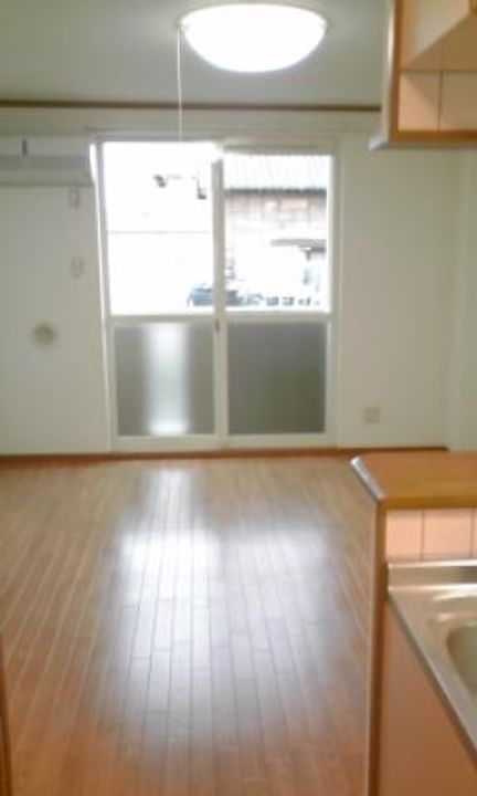 ソレイユ北島 Aの居間