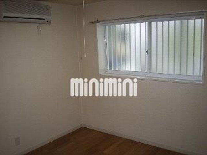 ハイツ木曽路の居間