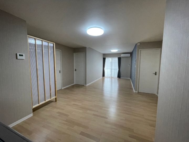 大和町アパートの居間