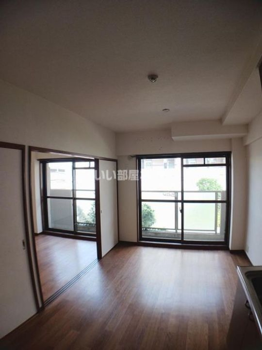 ベアーズ土山の居間