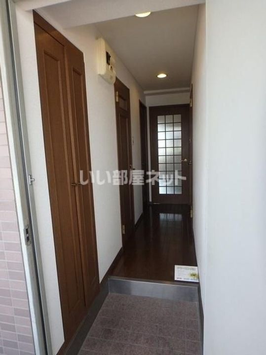 スカイソアービルの玄関