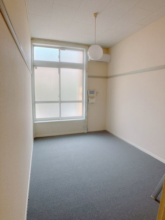 エレファントひらのの居間