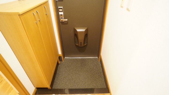 ブランシュ富田Aの玄関