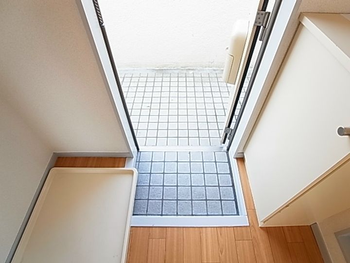 ノーリーズン松戸の玄関