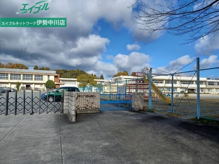 ラ ヴォーテ Aの周辺