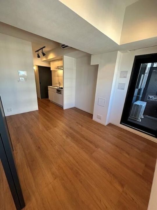 東京都新宿区左門町(マンション)の賃貸物件の居間