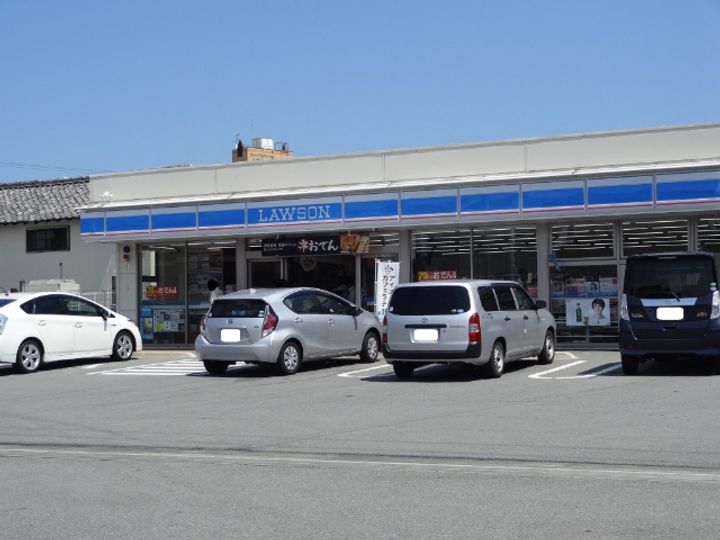 アン・リヴィールの周辺