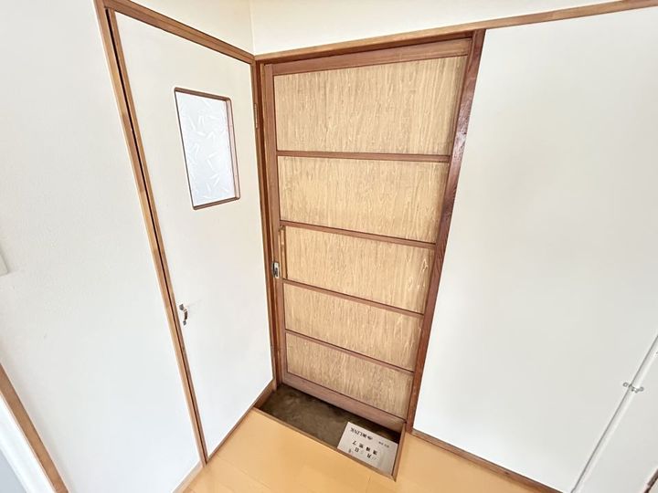 コーポはまの玄関