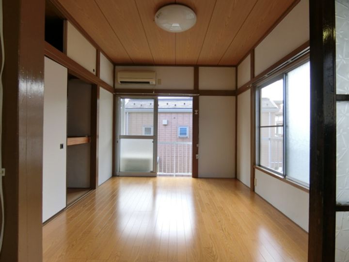恩田ハイツの居間