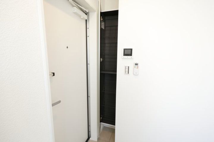 東京都葛飾区柴又5(マンション)の賃貸物件の玄関