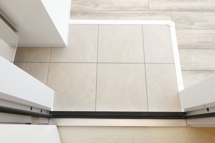 東京都葛飾区柴又5(マンション)の賃貸物件の玄関