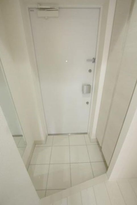 東京都新宿区榎町(マンション)の賃貸物件の玄関