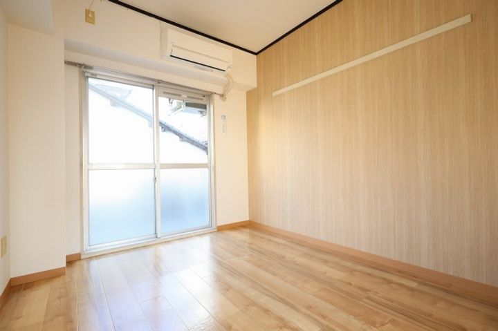 柴崎皆実町ビルの居間