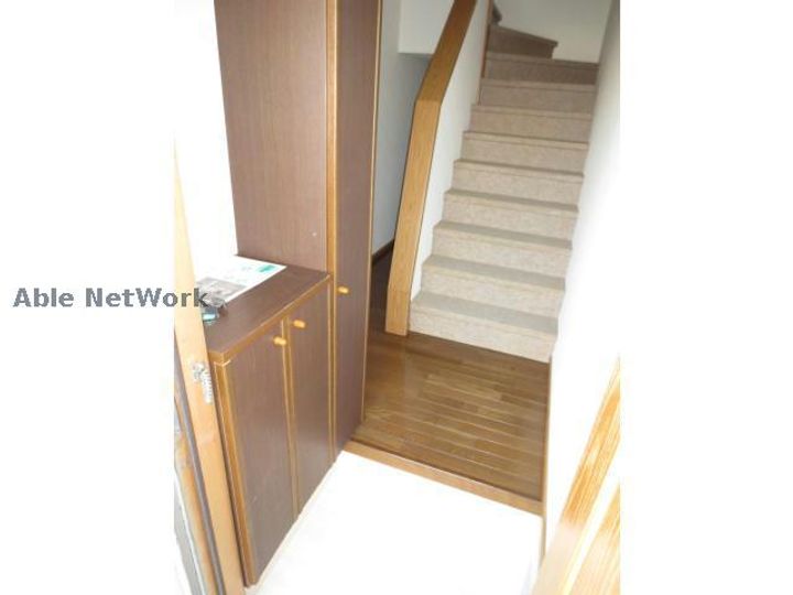 Miki House シャルマンの玄関