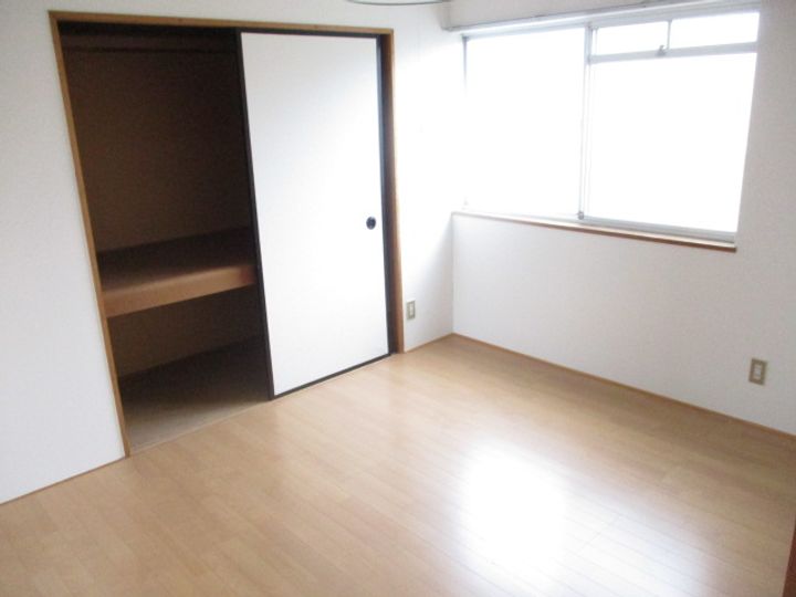 エステートピアさいの内装