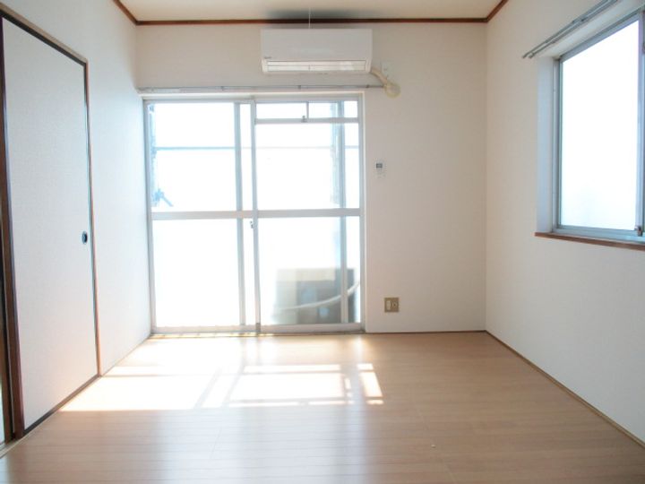 エステートピアさいの内装