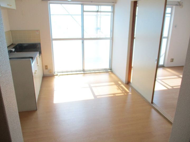 エステートピアさいの居間