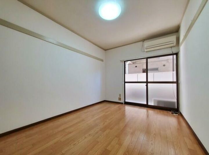 メゾンエトワール棟の居間