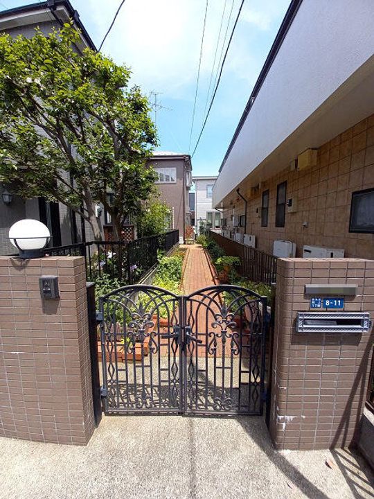 神奈川県川崎市麻生区岡上1(一戸建)の賃貸物件の玄関