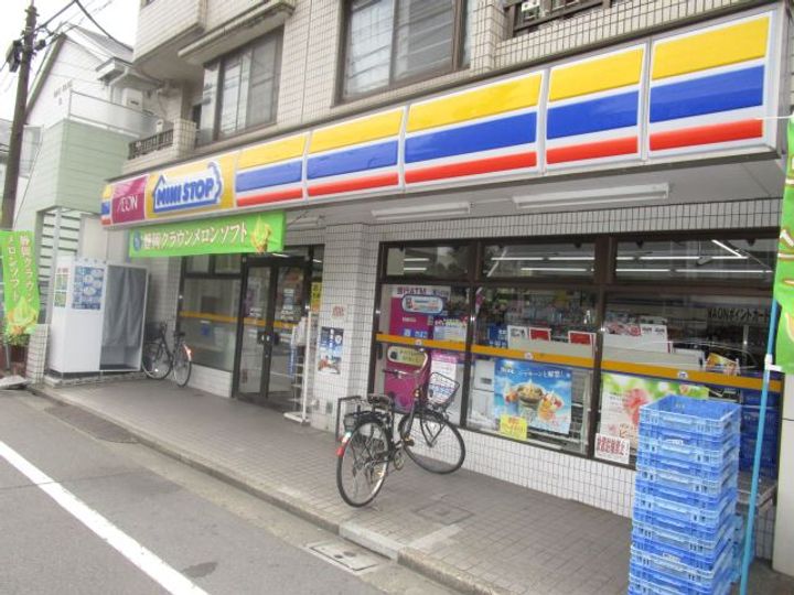 ブラウンハウスの周辺