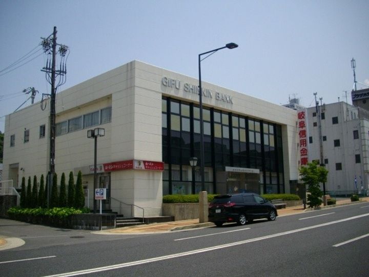 センジュの周辺