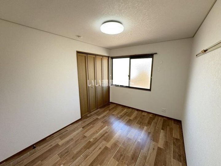 クレール皆春 A棟の居間