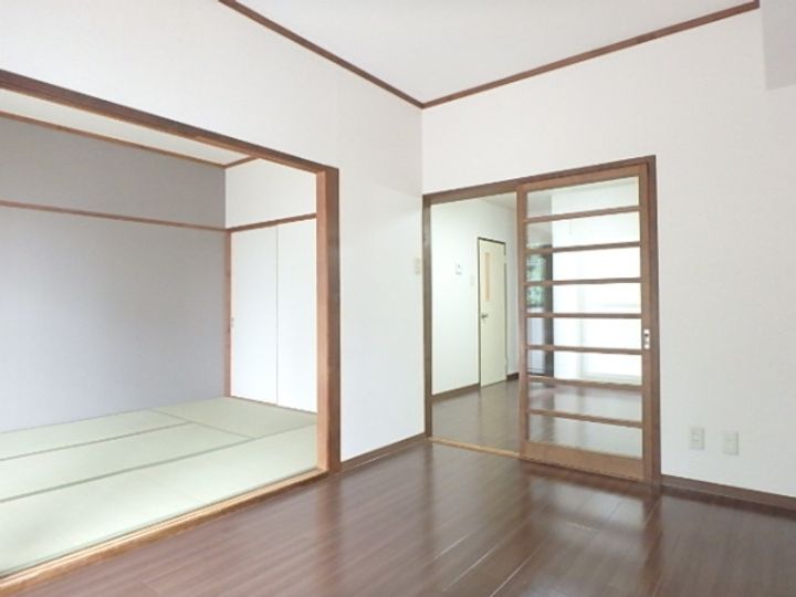 フォーライフ元吉田の居間