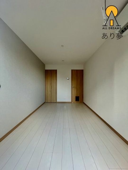 AURORA桜木町の居間