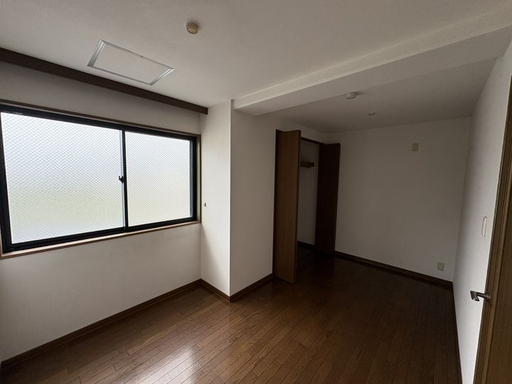 カーサシンドウテイの居間