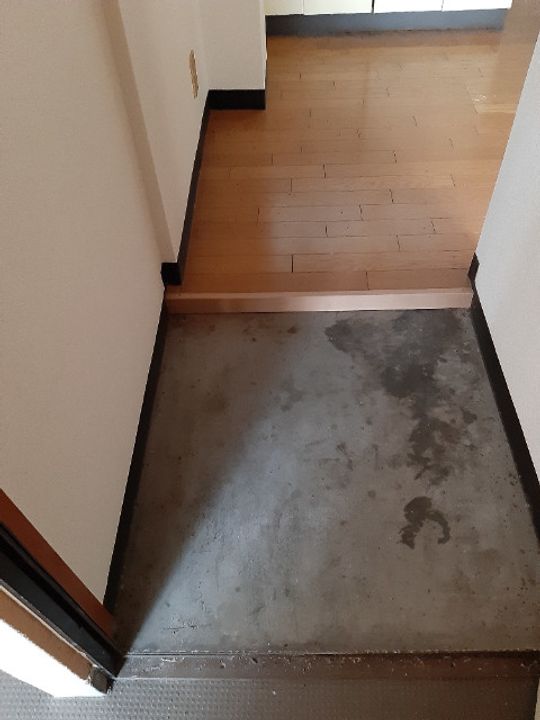 コーポラス若松の玄関