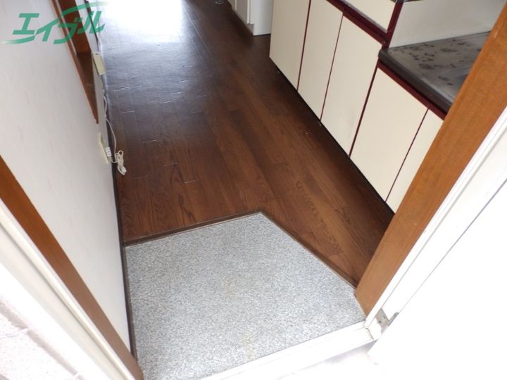 レジデンス日野の玄関