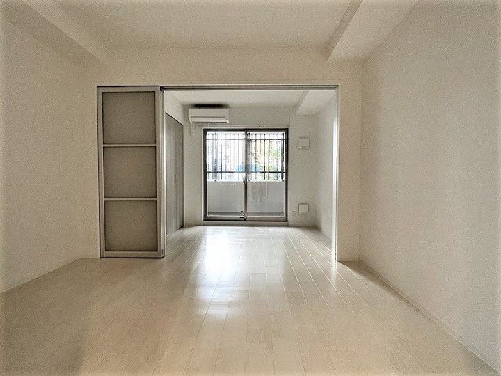 CREST TAPP京都二条の居間