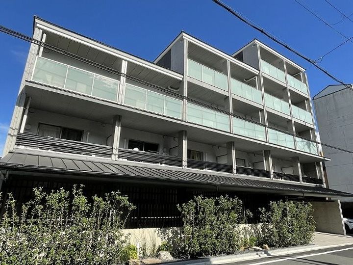 CREST TAPP京都二条の外観