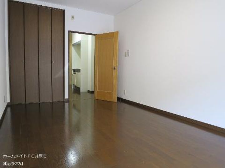 コーポ アーバンライフの居間