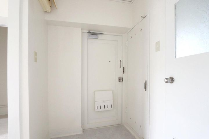 秋田県由利本荘市石脇字田尻(マンション)の賃貸物件の玄関