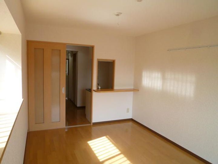 神奈川県厚木市妻田北4(マンション)の賃貸物件の居間