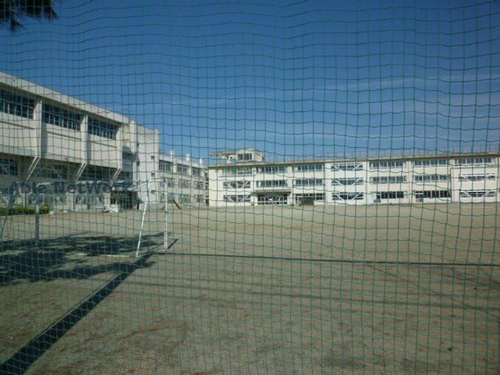 コンティノアールの周辺