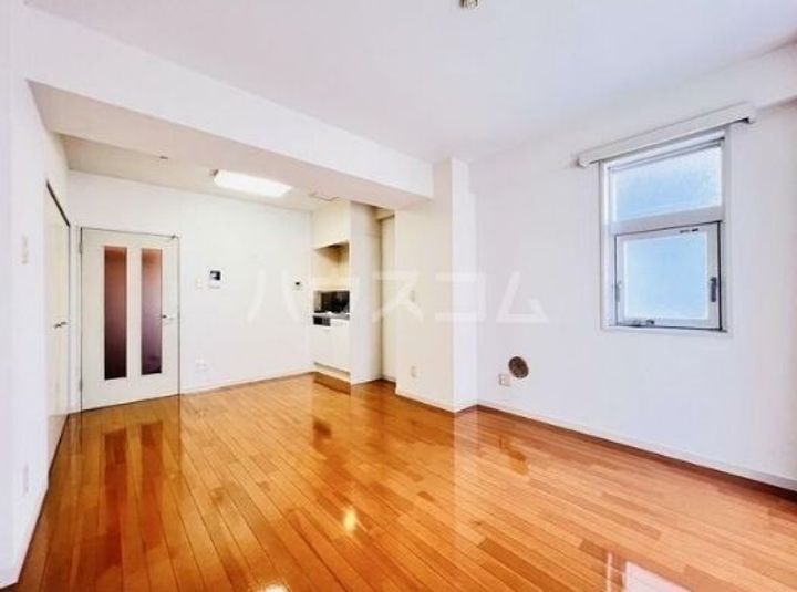 FRONT RIVERの内装