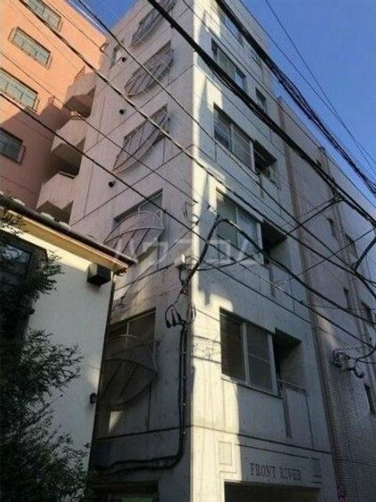 FRONT RIVERの外観